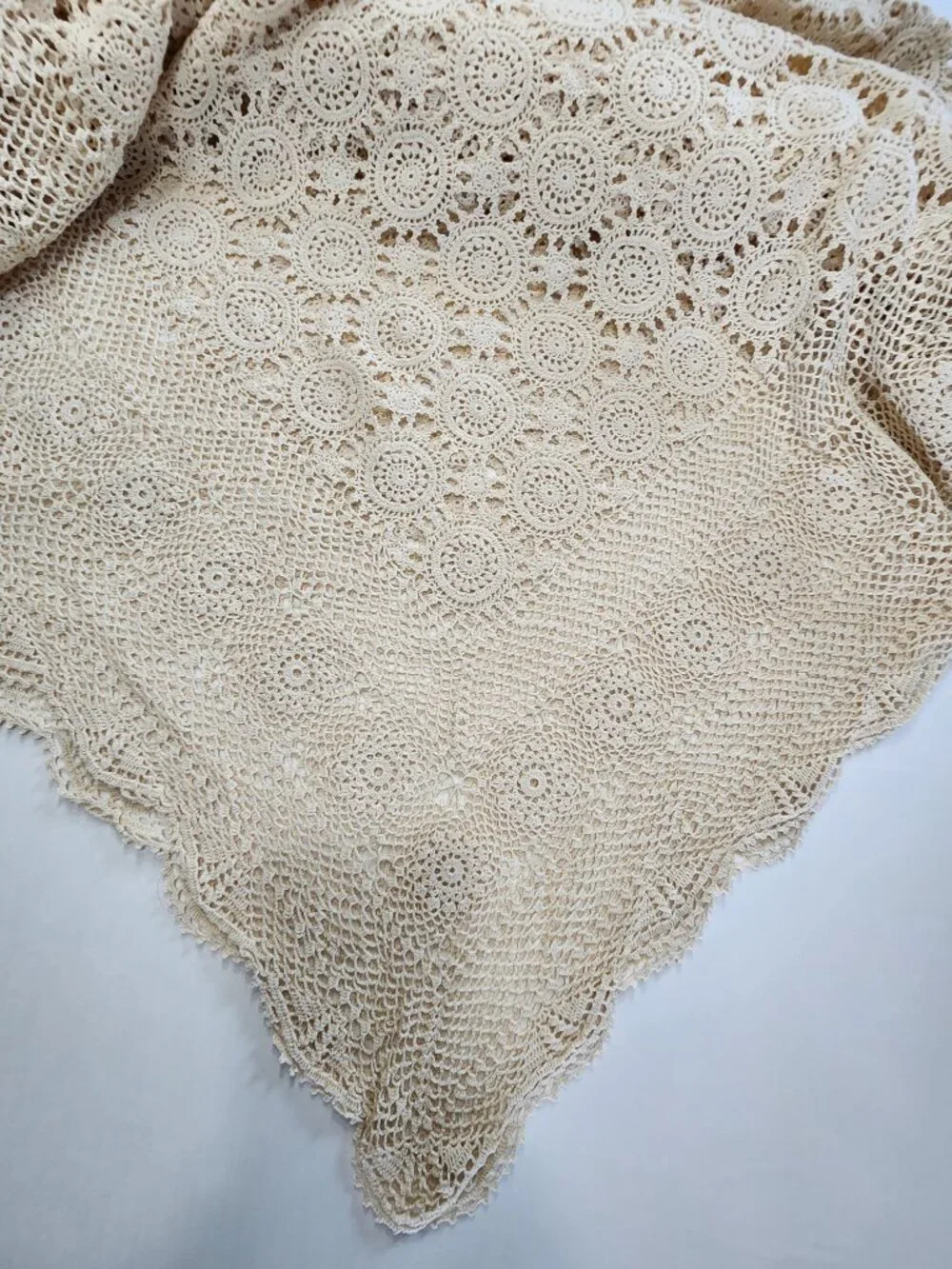 Gorgeous Vintage King Size Cream Colored Crocheted Bed Spread 108